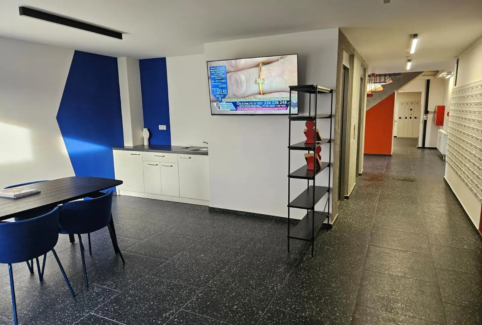 Apartment Live-Inn Prague 2 Bdr Family Suite For 1-8 Guests, 20 Mins To Center, Lift, Gym, Reception, Parking, Roof Terrace, Game & Party