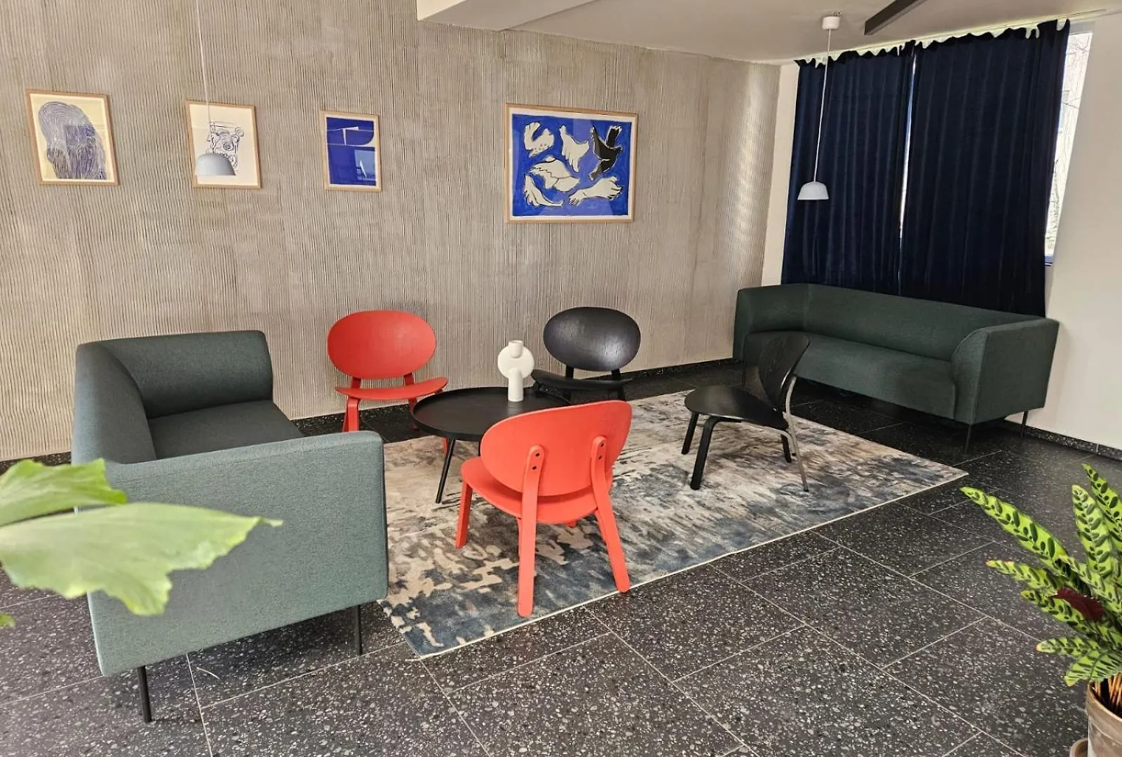 Live-Inn Prague 2 Bdr Family Suite For 1-8 Guests, 20 Mins To Center, Lift, Gym, Reception, Parking, Roof Terrace, Game & Party 0*,