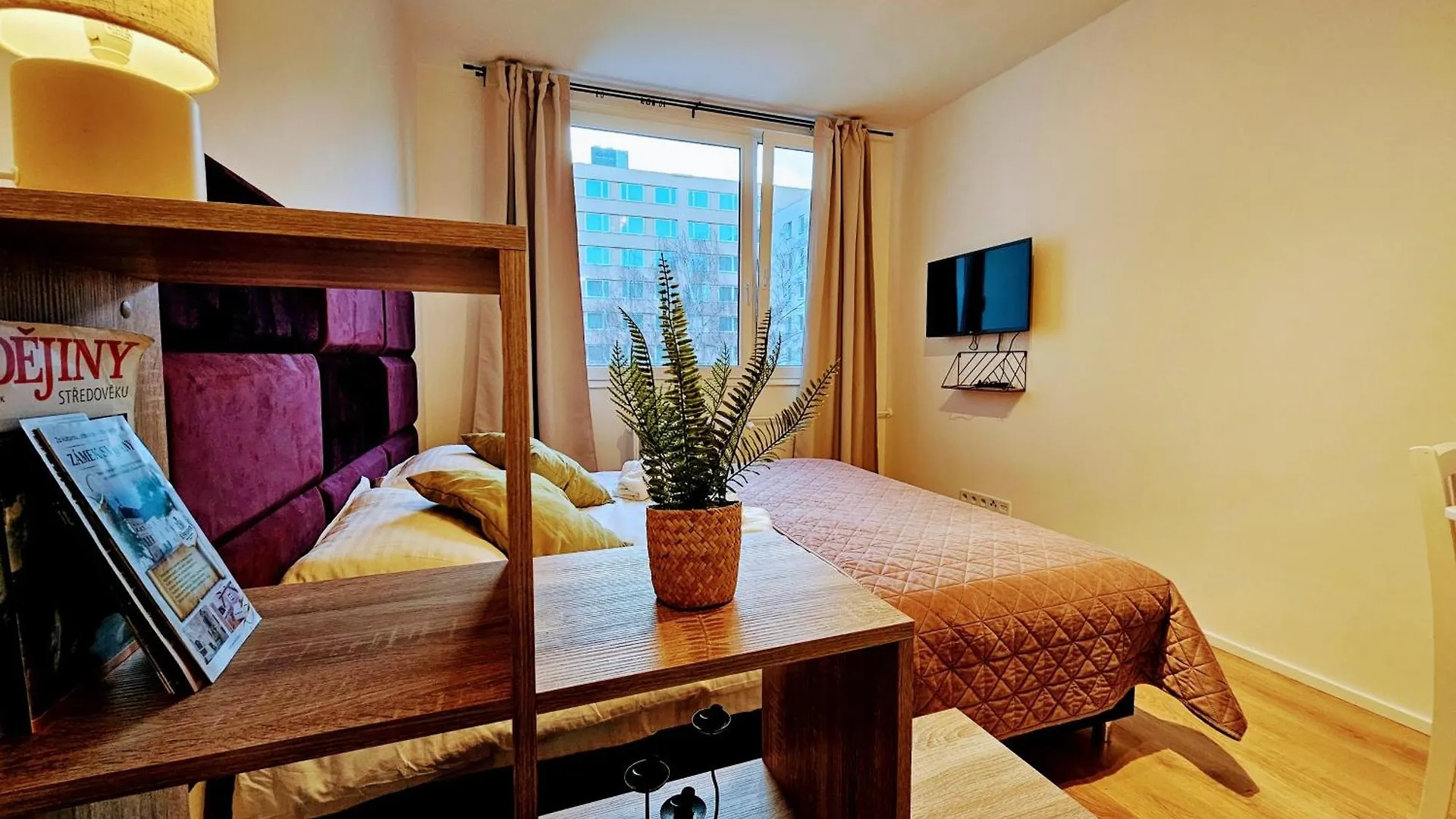 Live-Inn Prague 2 Bdr Family Suite For 1-8 Guests, 20 Mins To Center, Lift, Gym, Reception, Parking, Roof Terrace, Game & Party Appartamento