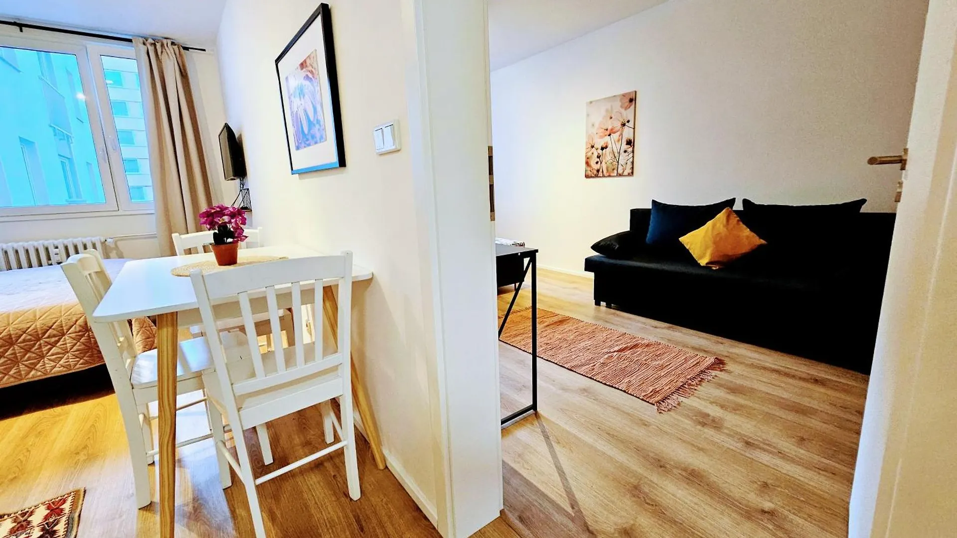 Apartment Live-Inn Prague 2 Bdr Family Suite For 1-8 Guests, 20 Mins To Center, Lift, Gym, Reception, Parking, Roof Terrace, Game & Party Czech Republic