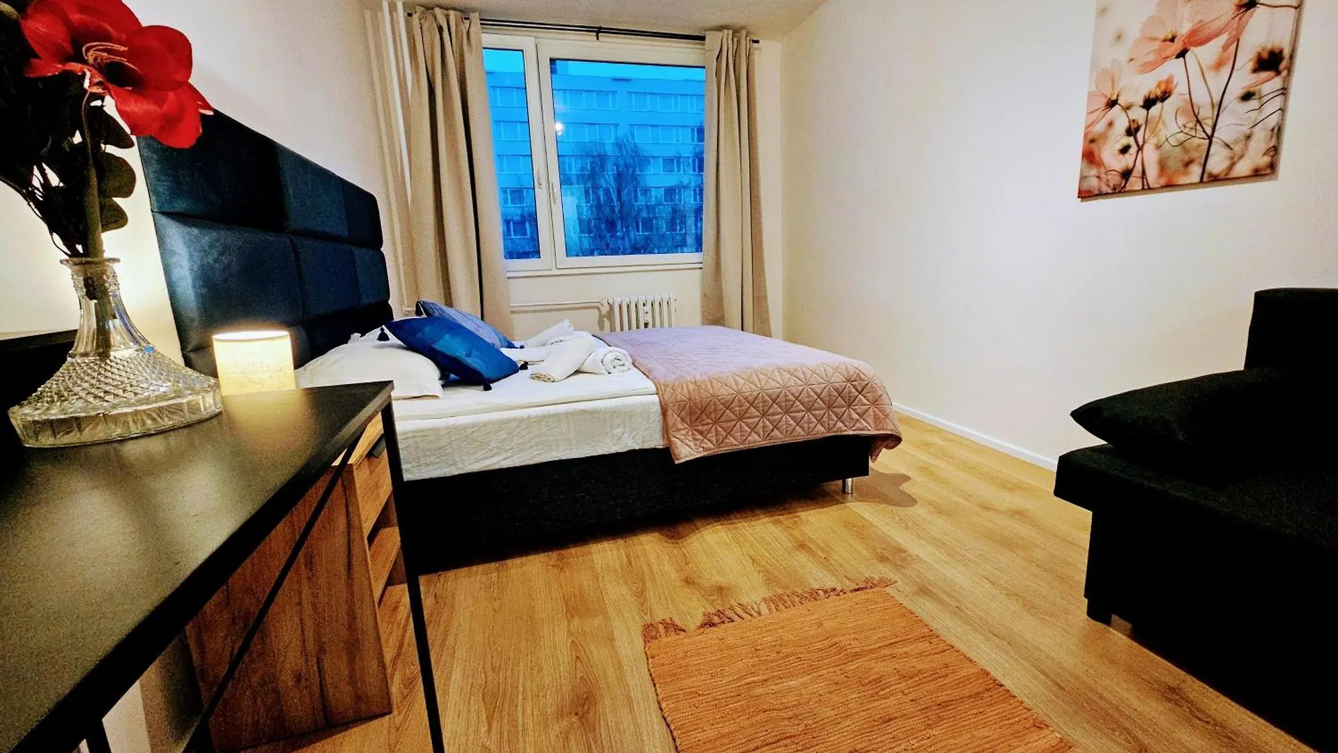 Live-Inn Prague 2 Bdr Family Suite For 1-8 Guests, 20 Mins To Center, Lift, Gym, Reception, Parking, Roof Terrace, Game & Party 0*,