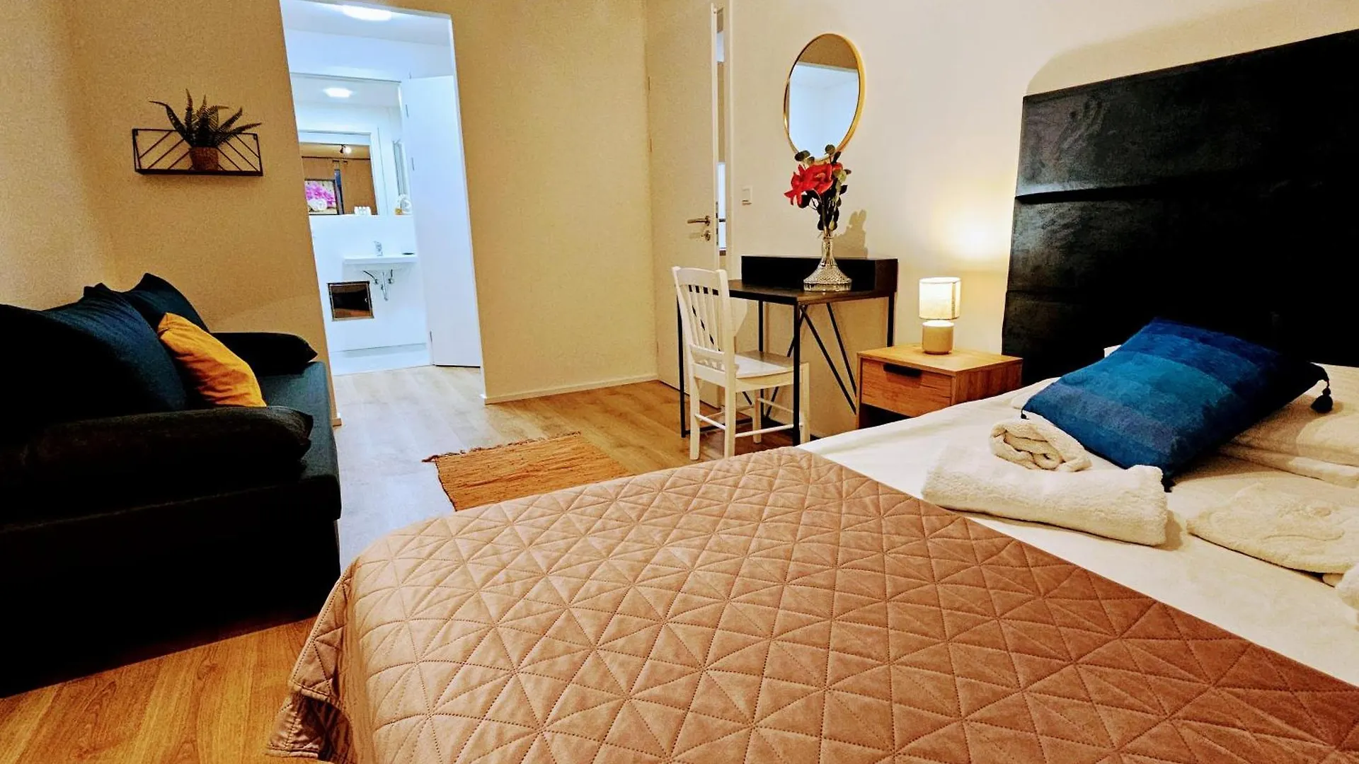 Live-Inn Prague 2 Bdr Family Suite For 1-8 Guests, 20 Mins To Center, Lift, Gym, Reception, Parking, Roof Terrace, Game & Party
