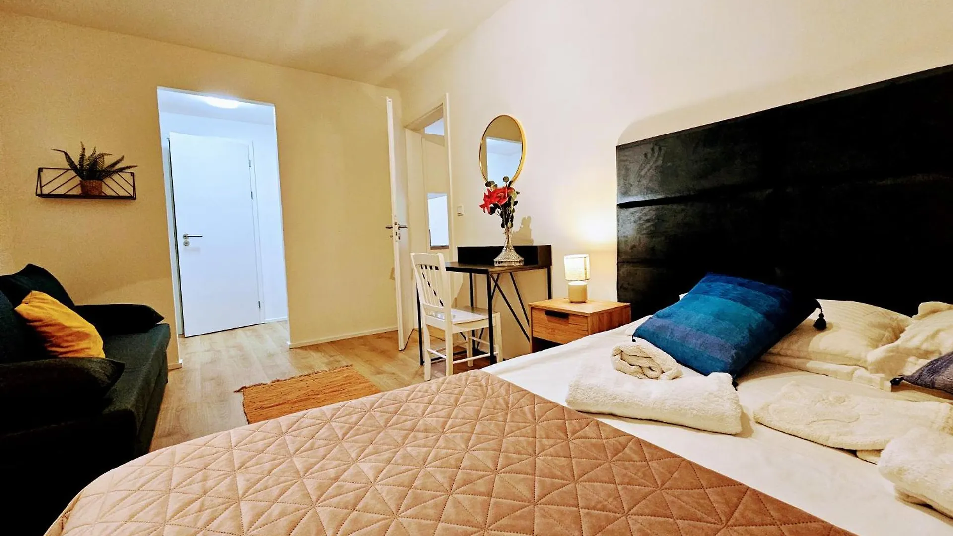 Appartamento Live-Inn Prague 2 Bdr Family Suite For 1-8 Guests, 20 Mins To Center, Lift, Gym, Reception, Parking, Roof Terrace, Game & Party