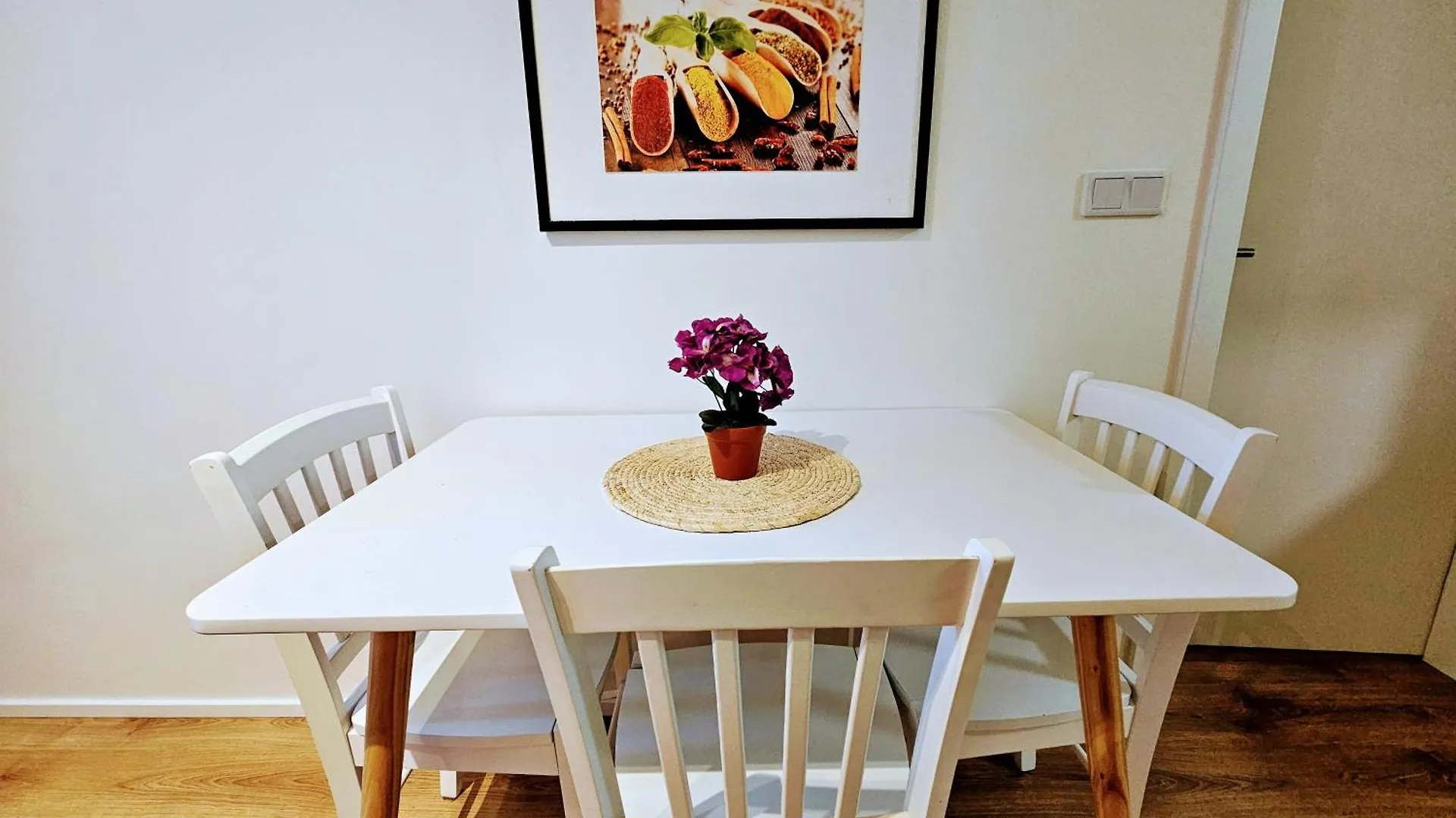 Live-Inn Prague 2 Bdr Family Suite For 1-8 Guests, 20 Mins To Center, Lift, Gym, Reception, Parking, Roof Terrace, Game & Party Apartment