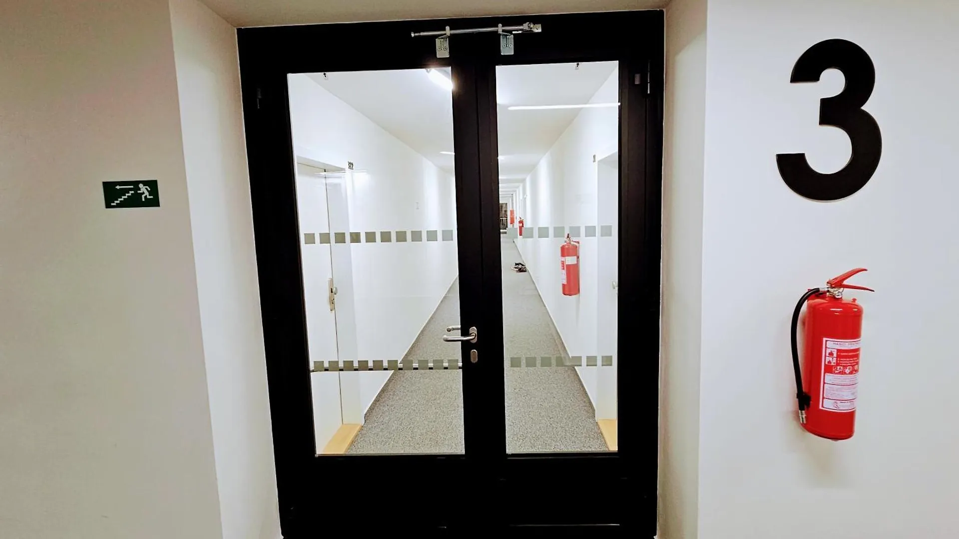 Live-Inn Prague 2 Bdr Family Suite For 1-8 Guests, 20 Mins To Center, Lift, Gym, Reception, Parking, Roof Terrace, Game & Party Czech Republic