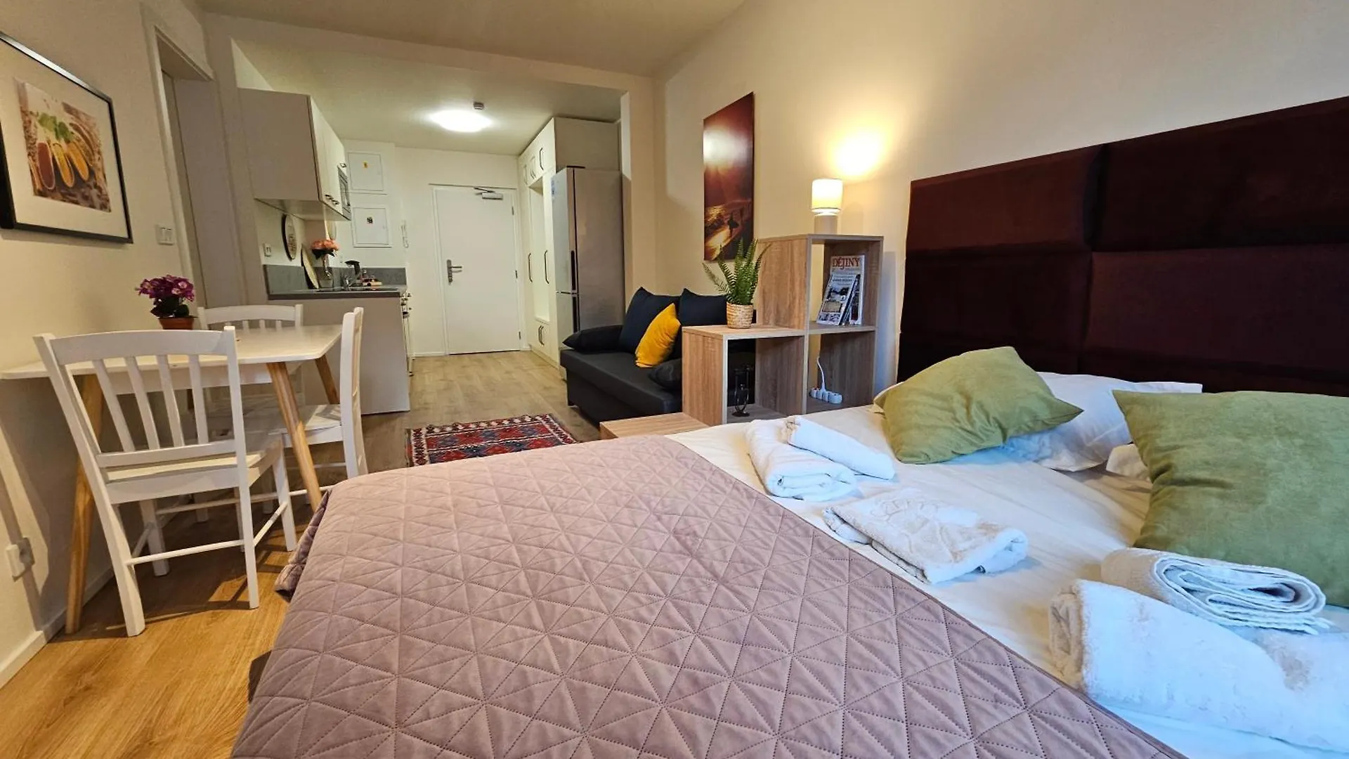Live-Inn Prague 2 Bdr Family Suite For 1-8 Guests, 20 Mins To Center, Lift, Gym, Reception, Parking, Roof Terrace, Game & Party 0*,  Czech Republic