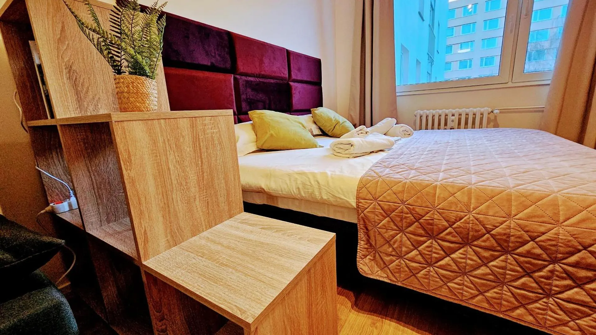 Apartment Live-Inn Prague 2 Bdr Family Suite For 1-8 Guests, 20 Mins To Center, Lift, Gym, Reception, Parking, Roof Terrace, Game & Party