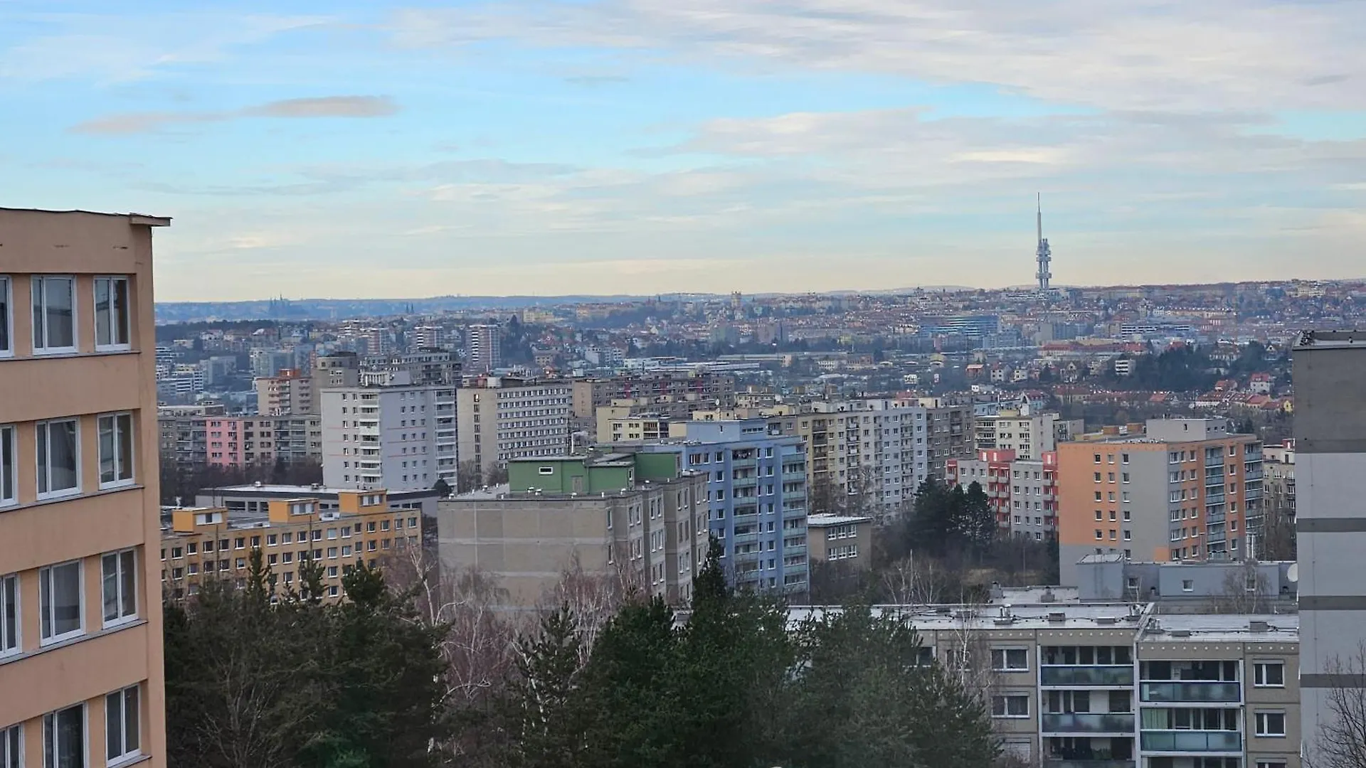 Live-Inn Prague 2 Bdr Family Suite For 1-8 Guests, 20 Mins To Center, Lift, Gym, Reception, Parking, Roof Terrace, Game & Party